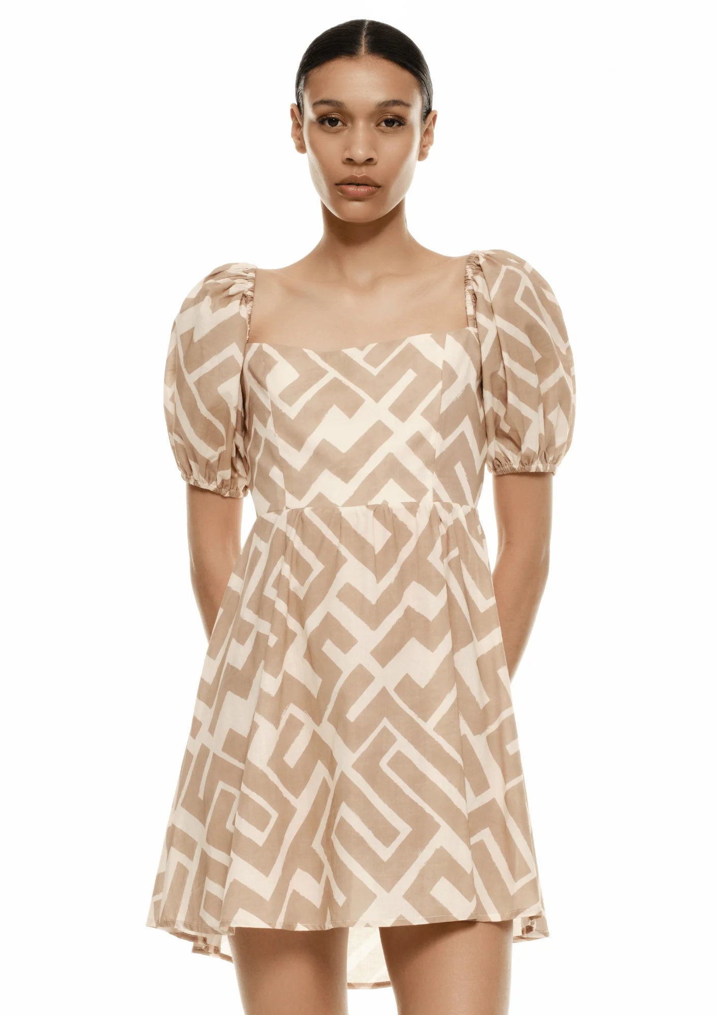 Mini dress with floral print -BEIGE GEOMETRIC MINI DRESS